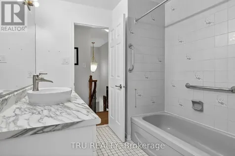 2769 Massicotte Lane Ottawa ON K1T 3H1