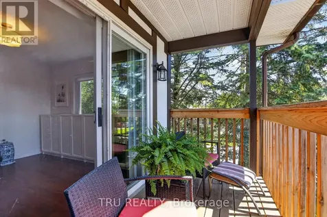 2769 Massicotte Lane Ottawa ON K1T 3H1
