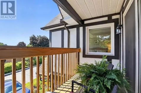 2769 Massicotte Lane Ottawa ON K1T 3H1