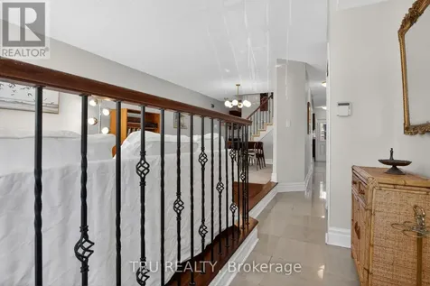 2769 Massicotte Lane Ottawa ON K1T 3H1
