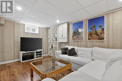 2769 Massicotte Lane Ottawa ON K1T 3H1