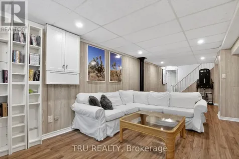 2769 Massicotte Lane Ottawa ON K1T 3H1