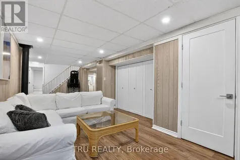 2769 Massicotte Lane Ottawa ON K1T 3H1