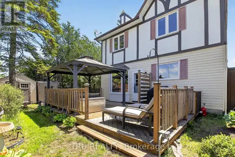 2769 Massicotte Lane Ottawa ON K1T 3H1