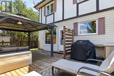 2769 Massicotte Lane Ottawa ON K1T 3H1