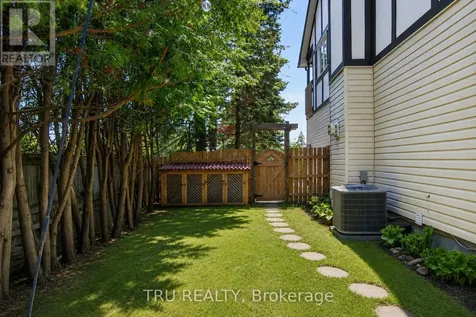 2769 Massicotte Lane Ottawa ON K1T 3H1