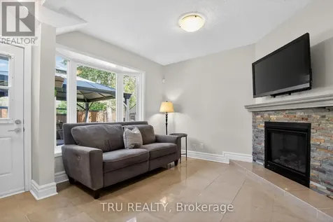 2769 Massicotte Lane Ottawa ON K1T 3H1