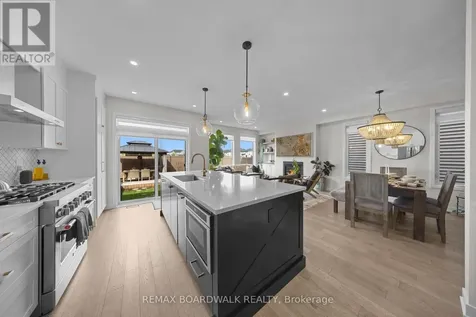 332 Finial Way Ottawa ON K2J 6V9
