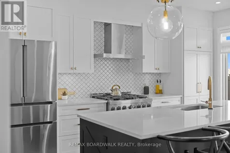 332 Finial Way Ottawa ON K2J 6V9