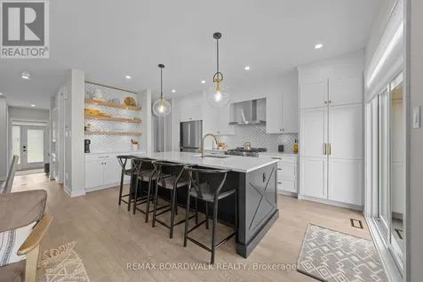 332 Finial Way Ottawa ON K2J 6V9