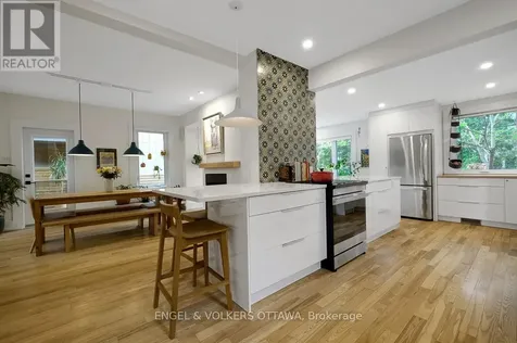 618 Edison Avenue Ottawa ON K2A 1V7