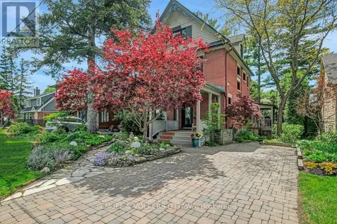 618 Edison Avenue Ottawa ON K2A 1V7