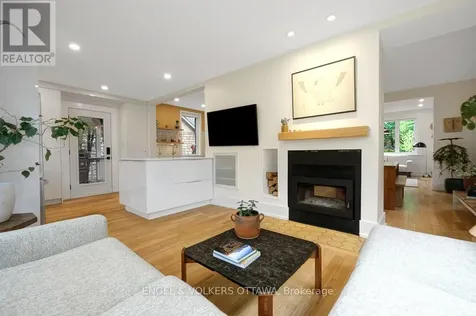 618 Edison Avenue Ottawa ON K2A 1V7