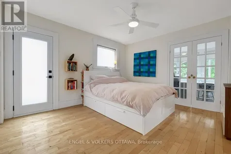 618 Edison Avenue Ottawa ON K2A 1V7