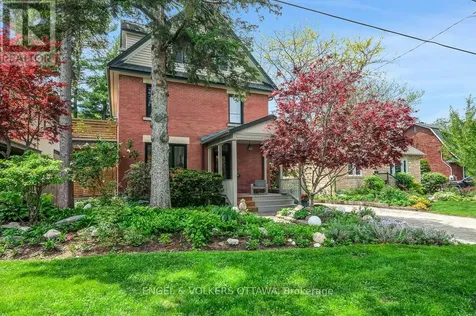 618 Edison Avenue Ottawa ON K2A 1V7