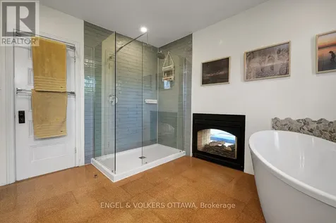 618 Edison Avenue Ottawa ON K2A 1V7