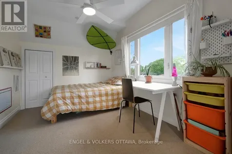 618 Edison Avenue Ottawa ON K2A 1V7
