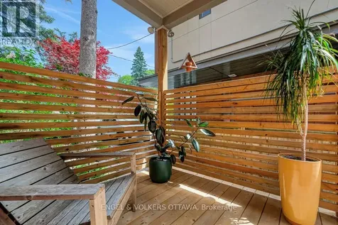 618 Edison Avenue Ottawa ON K2A 1V7