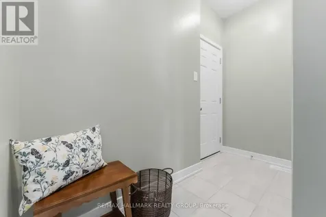 369 Broadridge Crescent Ottawa ON K1W 0M1
