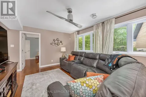 2 Fairhaven Way Ottawa ON K1K 0R3