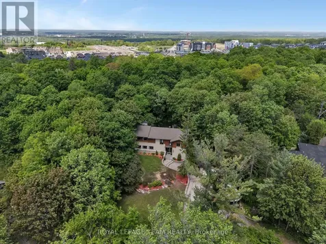 2 Fairhaven Way Ottawa ON K1K 0R3