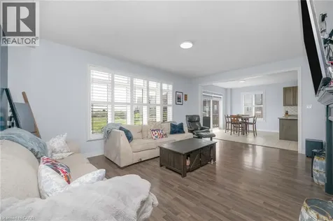 3 Newbrooke Street Paris ON N3L 3E2