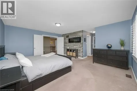 3 Newbrooke Street Paris ON N3L 3E2