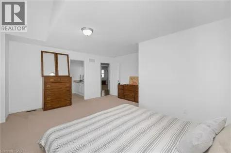 3 Newbrooke Street Paris ON N3L 3E2