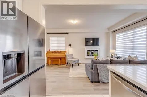 407 Skinner Road Waterdown ON L8B 1Z7