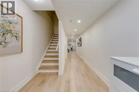 407 Skinner Road Waterdown ON L8B 1Z7