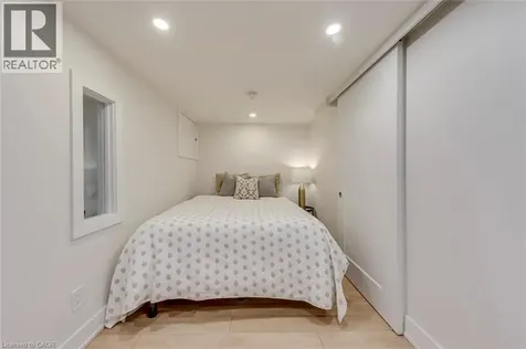 407 Skinner Road Waterdown ON L8B 1Z7