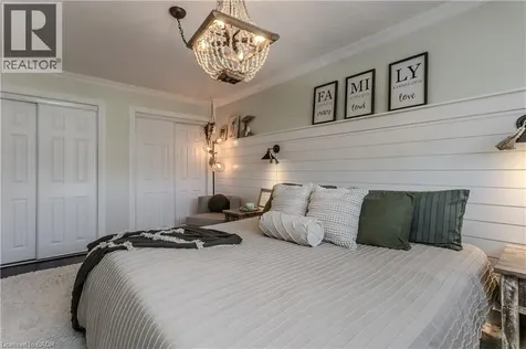 1109 Dowland Crescent Burlington ON L7T 4C7