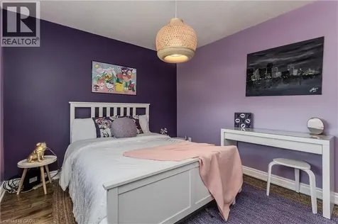 1109 Dowland Crescent Burlington ON L7T 4C7