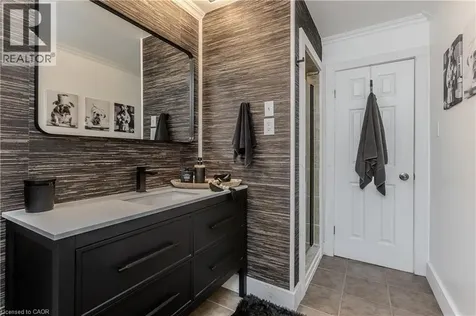 1109 Dowland Crescent Burlington ON L7T 4C7