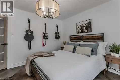 1109 Dowland Crescent Burlington ON L7T 4C7