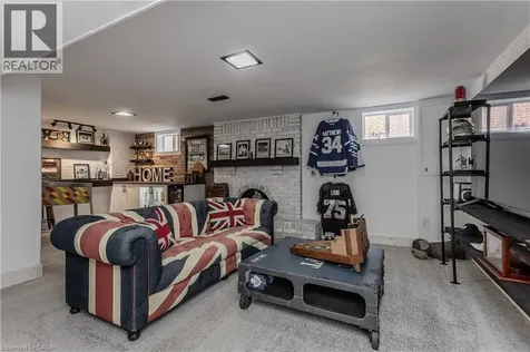 1109 Dowland Crescent Burlington ON L7T 4C7