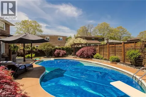 1109 Dowland Crescent Burlington ON L7T 4C7