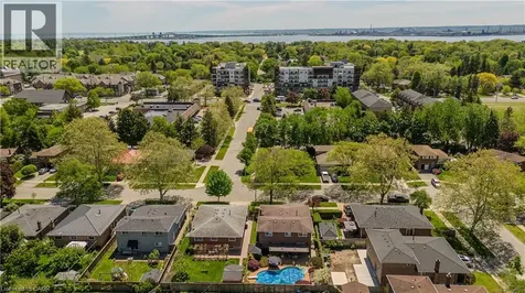 1109 Dowland Crescent Burlington ON L7T 4C7