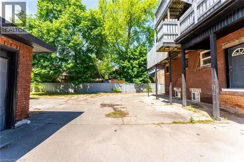 822 Main Street East Hamilton ON L8M 1L6