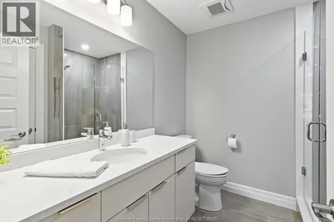 728 Brownstone Lakeshore ON N9K 0C4