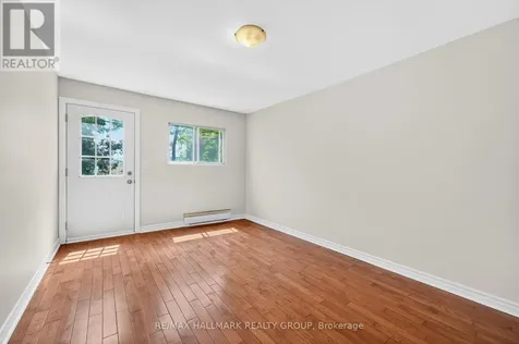 212 Arlington Avenue Ottawa ON K1R 5S9