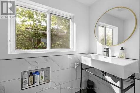 81 Ivy Crescent Ottawa ON K1M 1Y1