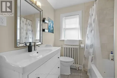 81 Ivy Crescent Ottawa ON K1M 1Y1