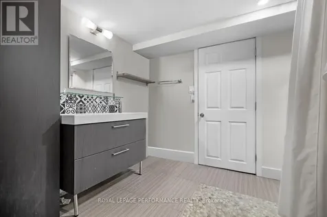 81 Ivy Crescent Ottawa ON K1M 1Y1