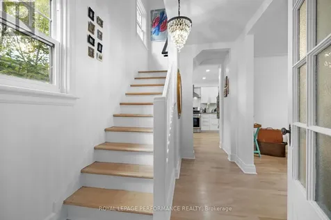 81 Ivy Crescent Ottawa ON K1M 1Y1