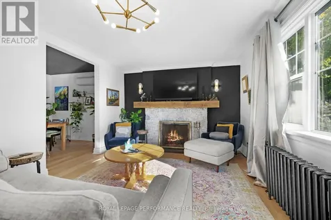 81 Ivy Crescent Ottawa ON K1M 1Y1