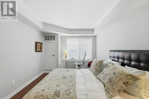 10 Brandy Lane Drive Collingwood ON L9Y 0X4