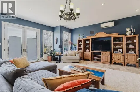 957 Beach Boulevard Hamilton ON L8H 6Z7