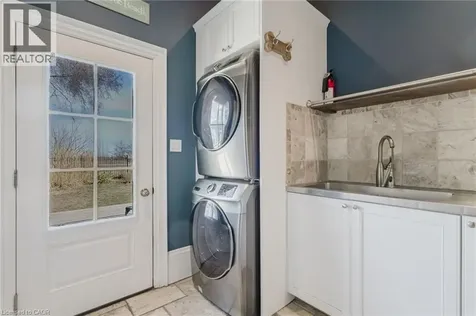 957 Beach Boulevard Hamilton ON L8H 6Z7