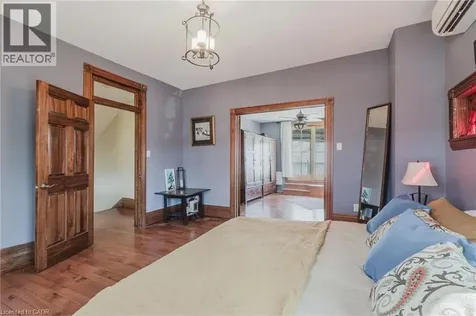 957 Beach Boulevard Hamilton ON L8H 6Z7